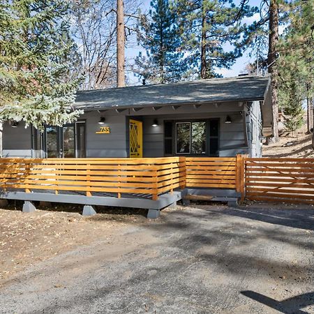 Yellow Pine Lodge - Charming Cottage Style Cabin With Peak-A-Boo Lake And Mountain Viewsビッグ・ベアー・レイク エクステリア 写真