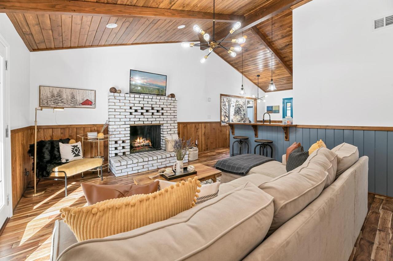 Yellow Pine Lodge - Charming Cottage Style Cabin With Peak-A-Boo Lake And Mountain Viewsビッグ・ベアー・レイク エクステリア 写真