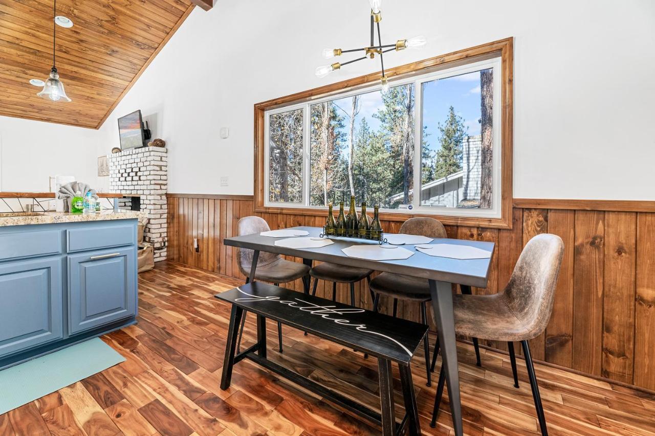 Yellow Pine Lodge - Charming Cottage Style Cabin With Peak-A-Boo Lake And Mountain Viewsビッグ・ベアー・レイク エクステリア 写真