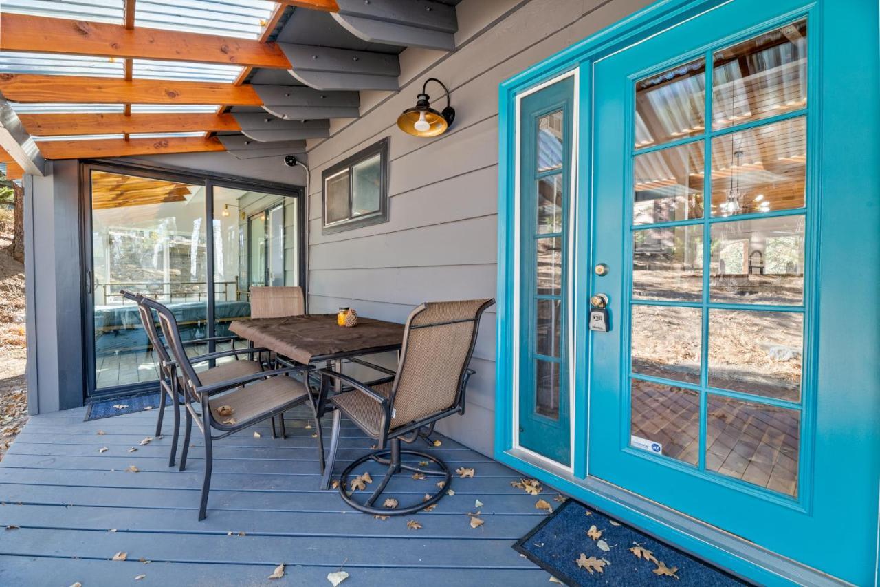 Yellow Pine Lodge - Charming Cottage Style Cabin With Peak-A-Boo Lake And Mountain Viewsビッグ・ベアー・レイク エクステリア 写真