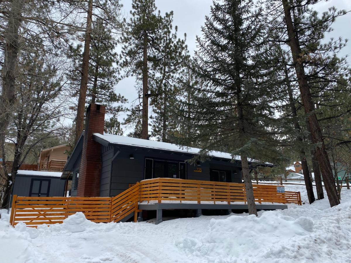Yellow Pine Lodge - Charming Cottage Style Cabin With Peak-A-Boo Lake And Mountain Viewsビッグ・ベアー・レイク エクステリア 写真